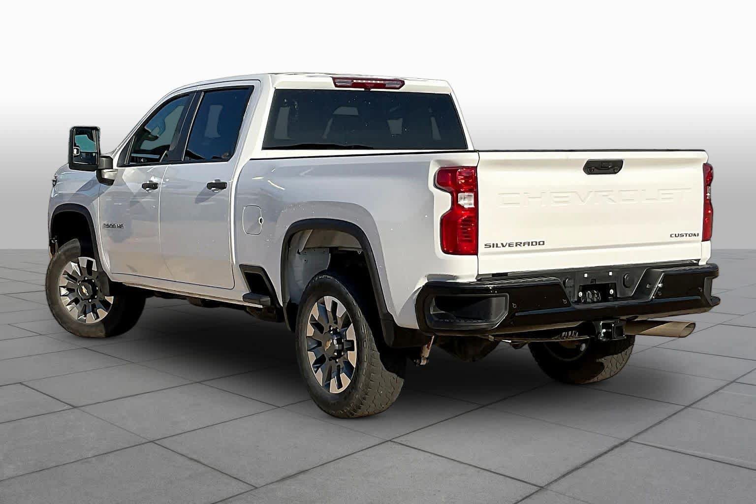 Used 2025 Chevrolet Silverado 2500 Custom w/ Custom Value Package AWD/4WD image 12