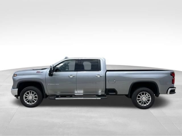 Used 2025 Chevrolet Silverado 2500 LTZ w/ LTZ Plus Package AWD/4WD image 2