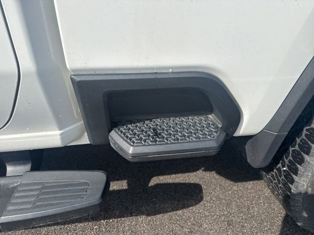 Used 2020 Chevrolet Silverado 2500 Custom w/ Custom Value Package image 12