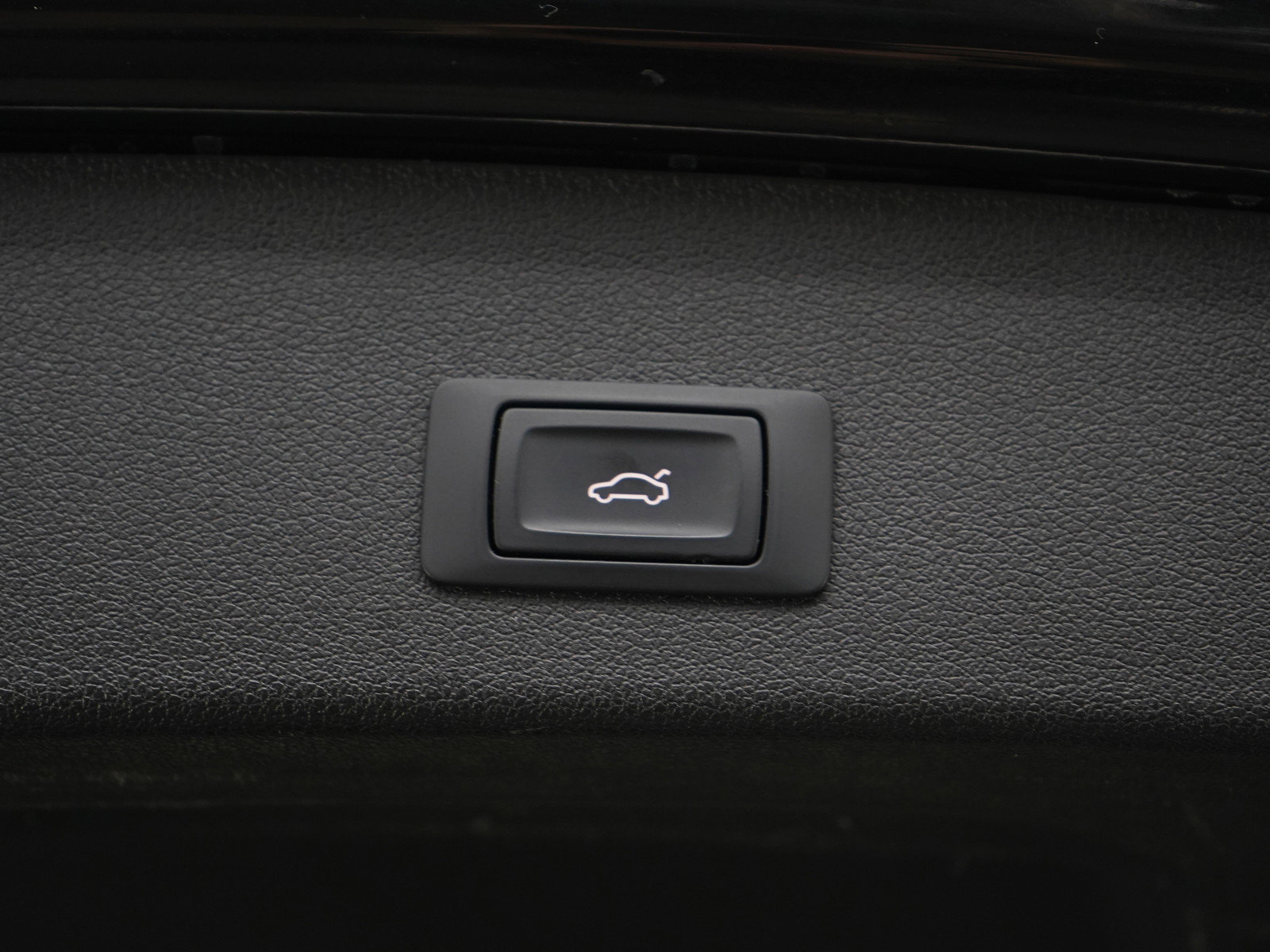 Used 2017 Audi SQ5 Premium Plus w/ Technology Package image 18