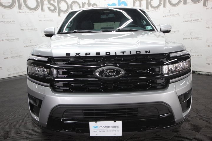 Used 2024 Ford Expedition Limited image 10