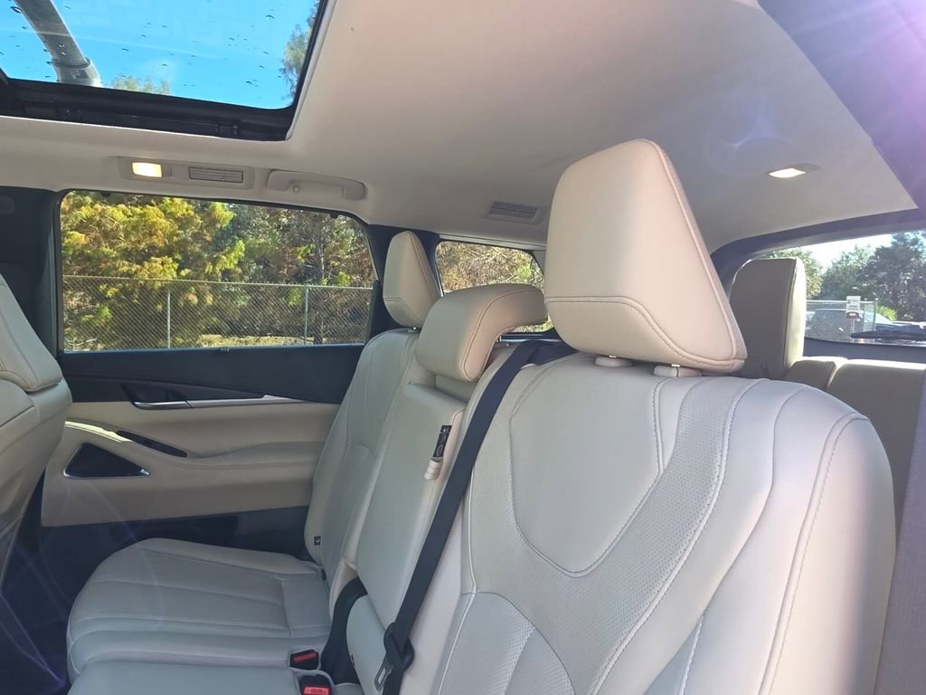 Used 2022 INFINITI QX60 Sensory w/ Cargo Package image 23