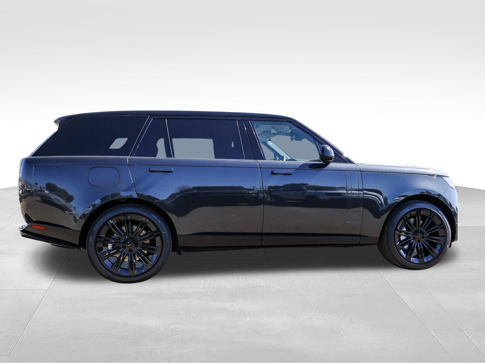 New 2026 Land Rover Range Rover Long Wheelbase SE AWD/4WD image 4