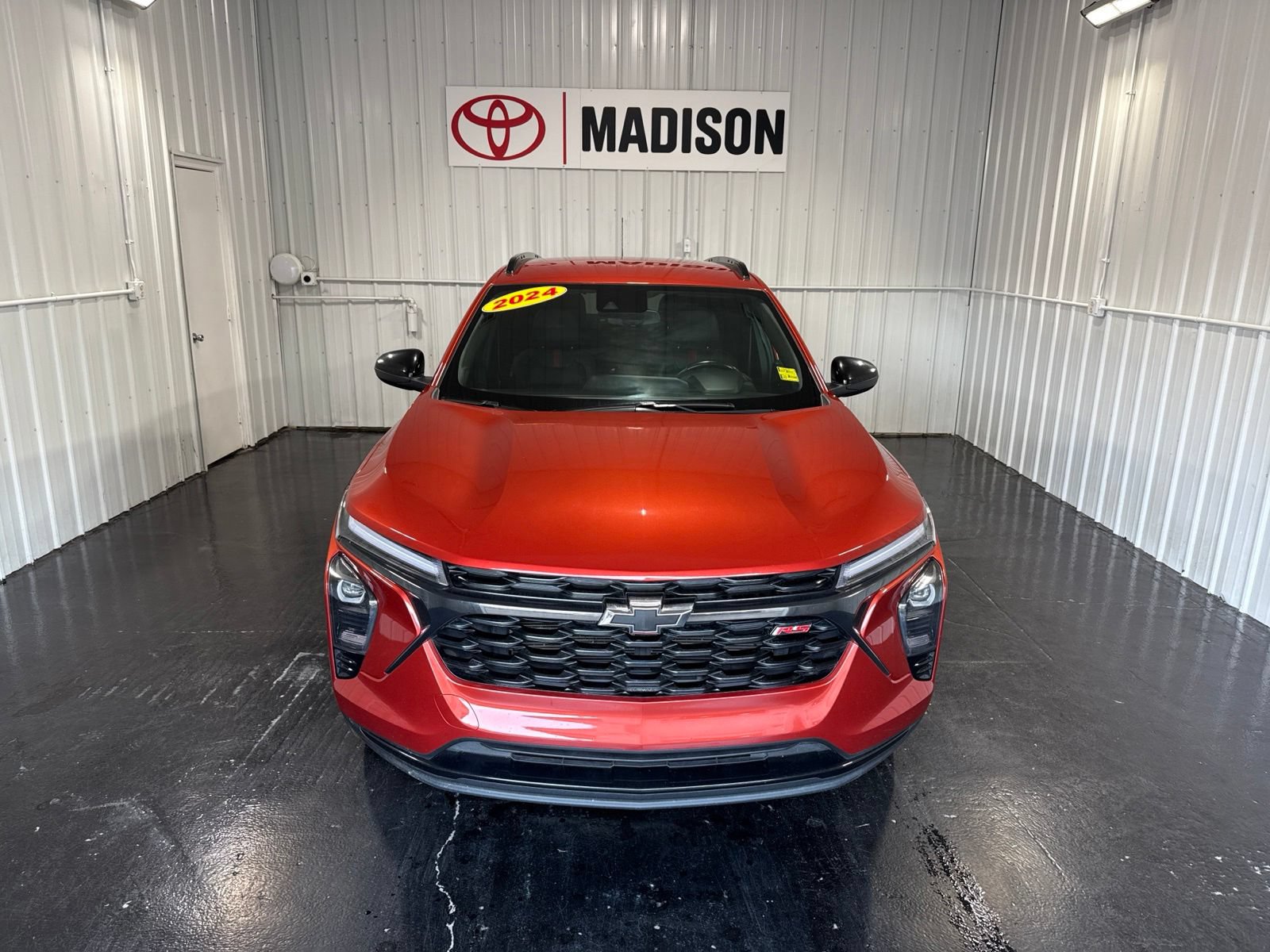 Used 2024 Chevrolet Trax RS w/ Driver Confidence Package FWD image 5
