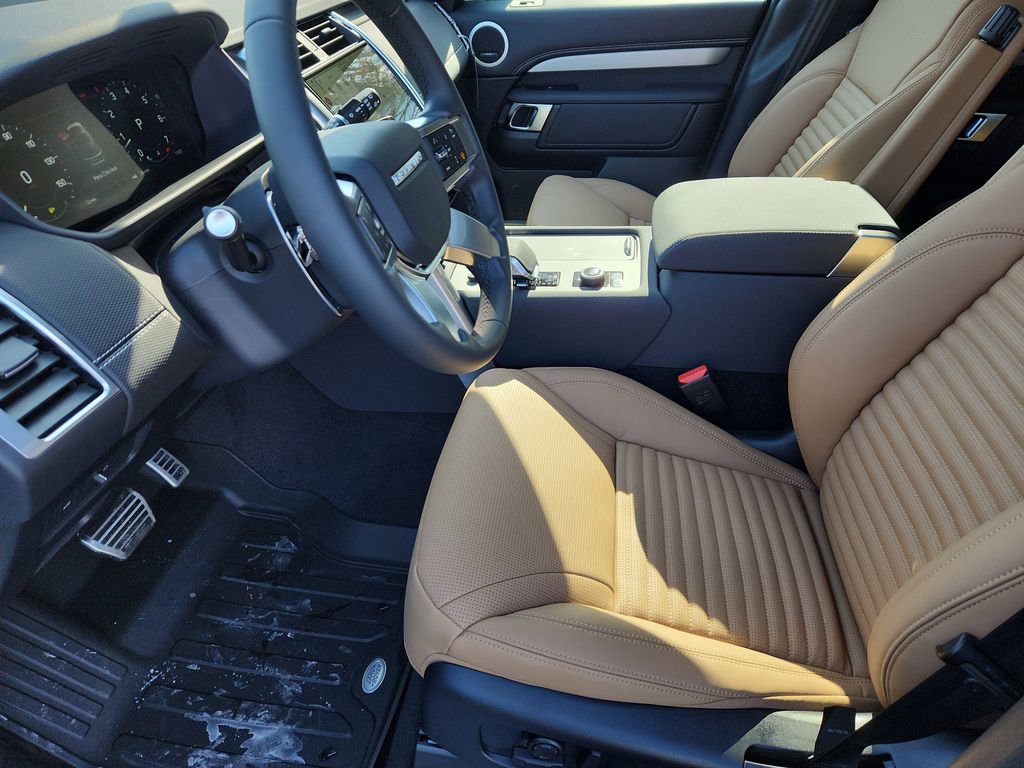 New 2026 Land Rover Discovery Limited Edition AWD/4WD image 23