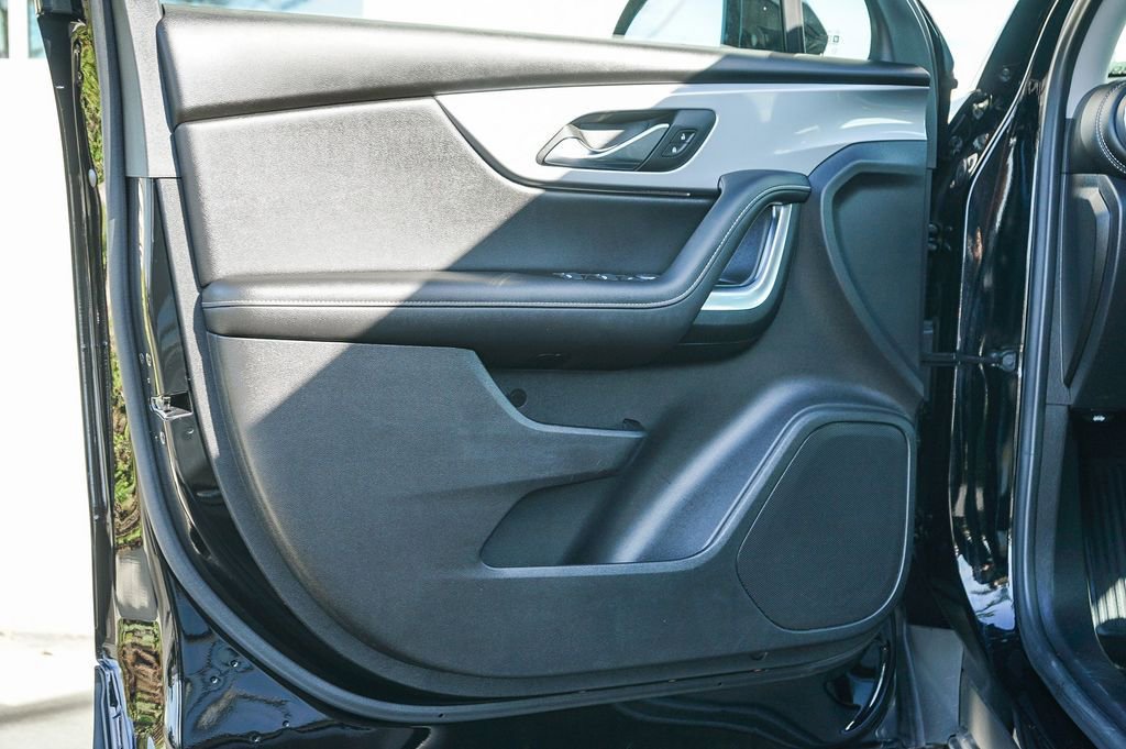 Used 2025 Chevrolet Blazer LT image 19