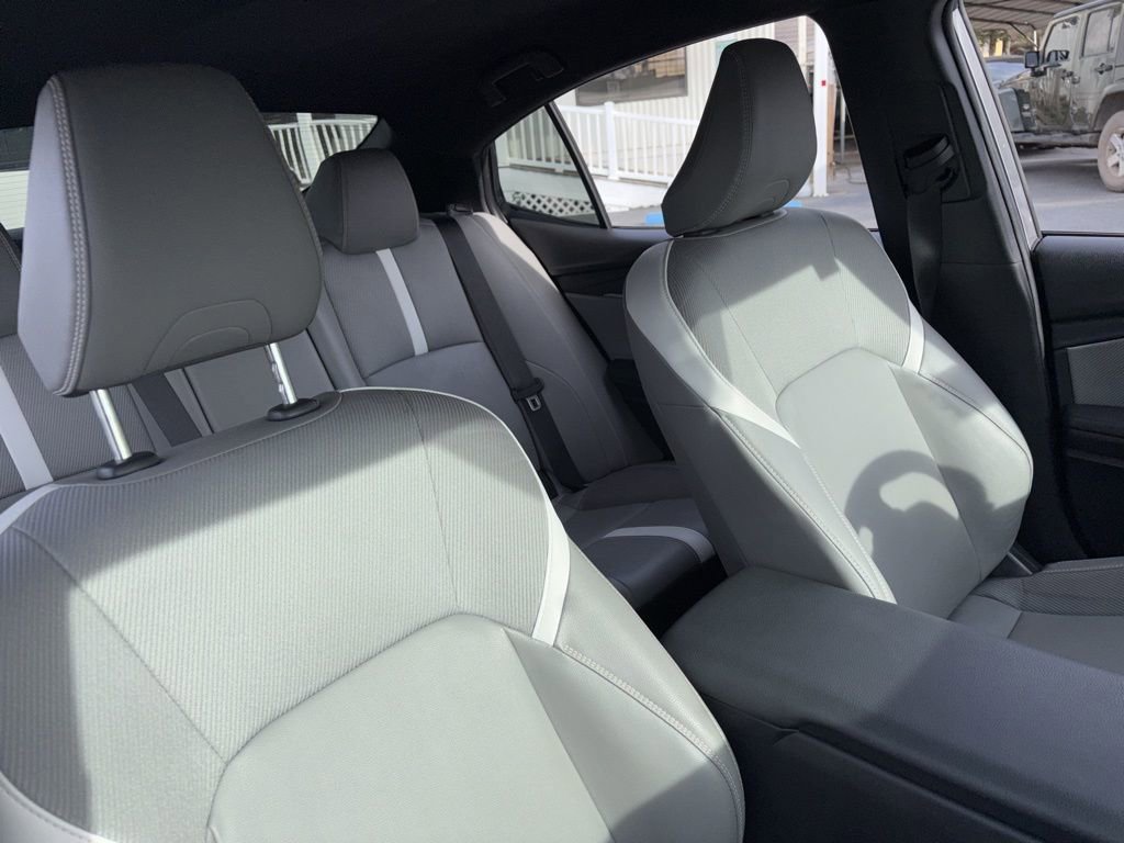 Used 2025 Toyota Camry SE image 7