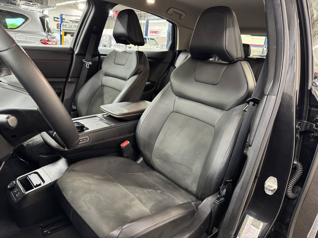 Used 2023 Nissan Ariya FWD image 17