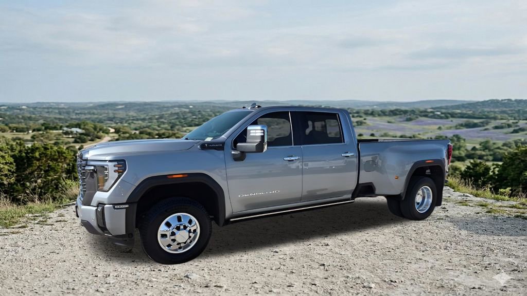 Used 2024 GMC Sierra 3500 Denali Ultimate image 4