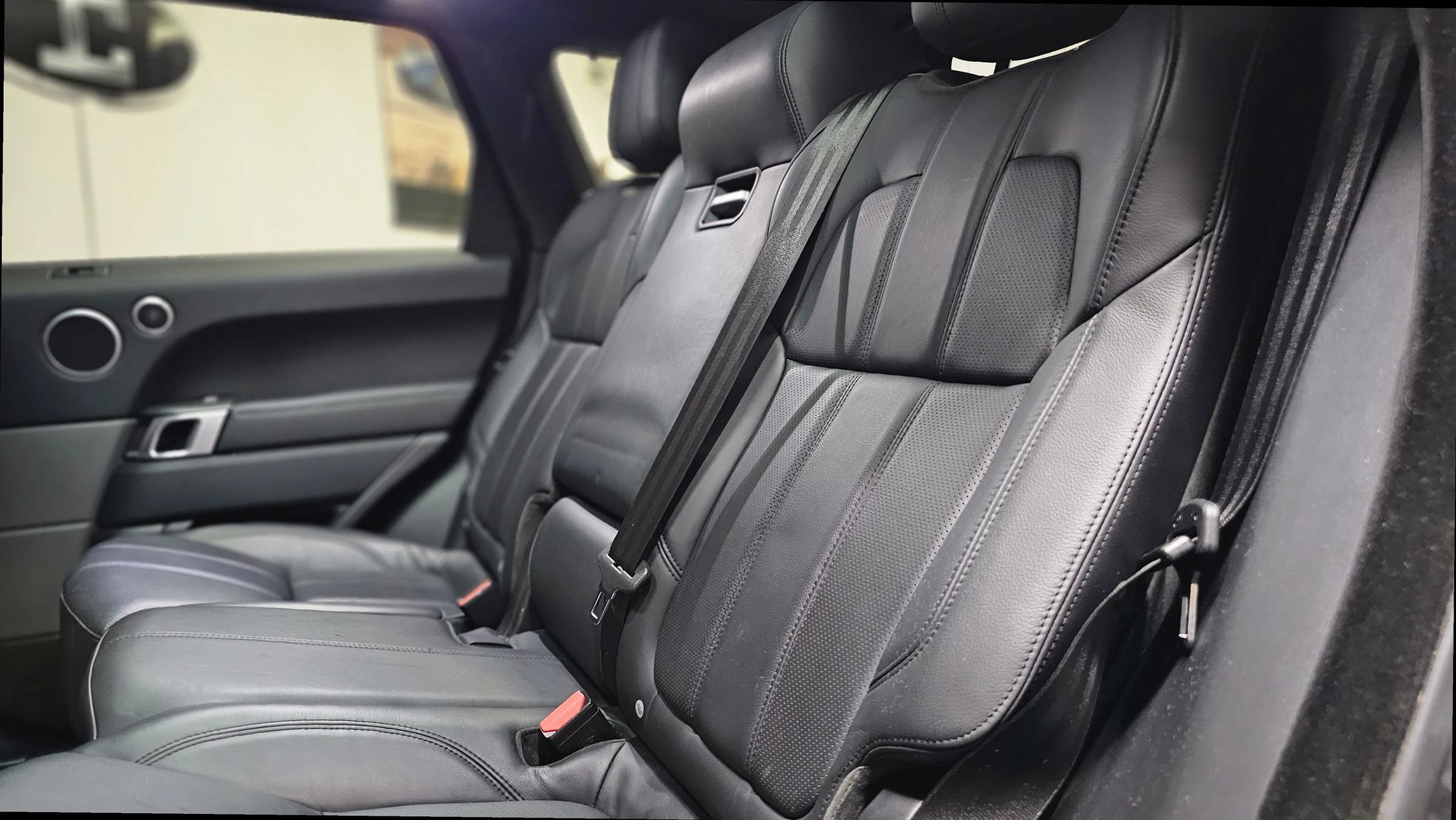 Used 2017 Land Rover Range Rover Sport SE AWD/4WD image 37