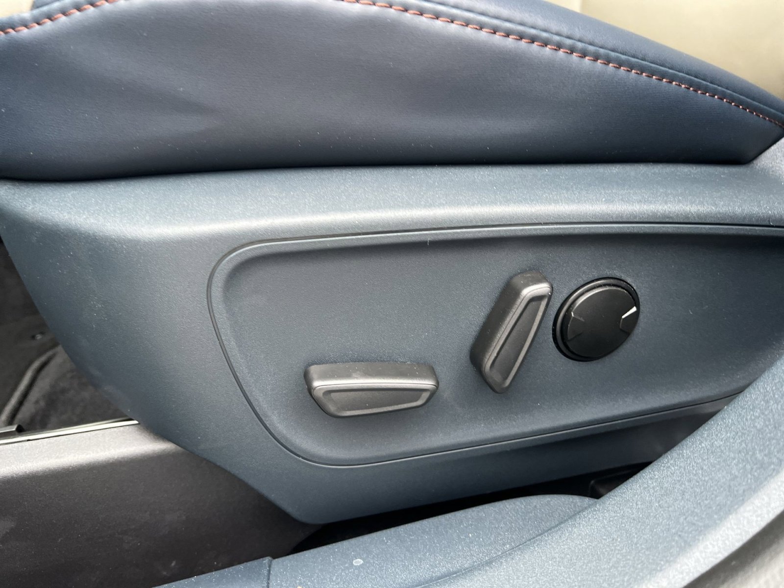 New 2026 Ford Maverick Lariat w/ 4K Tow Package image 14