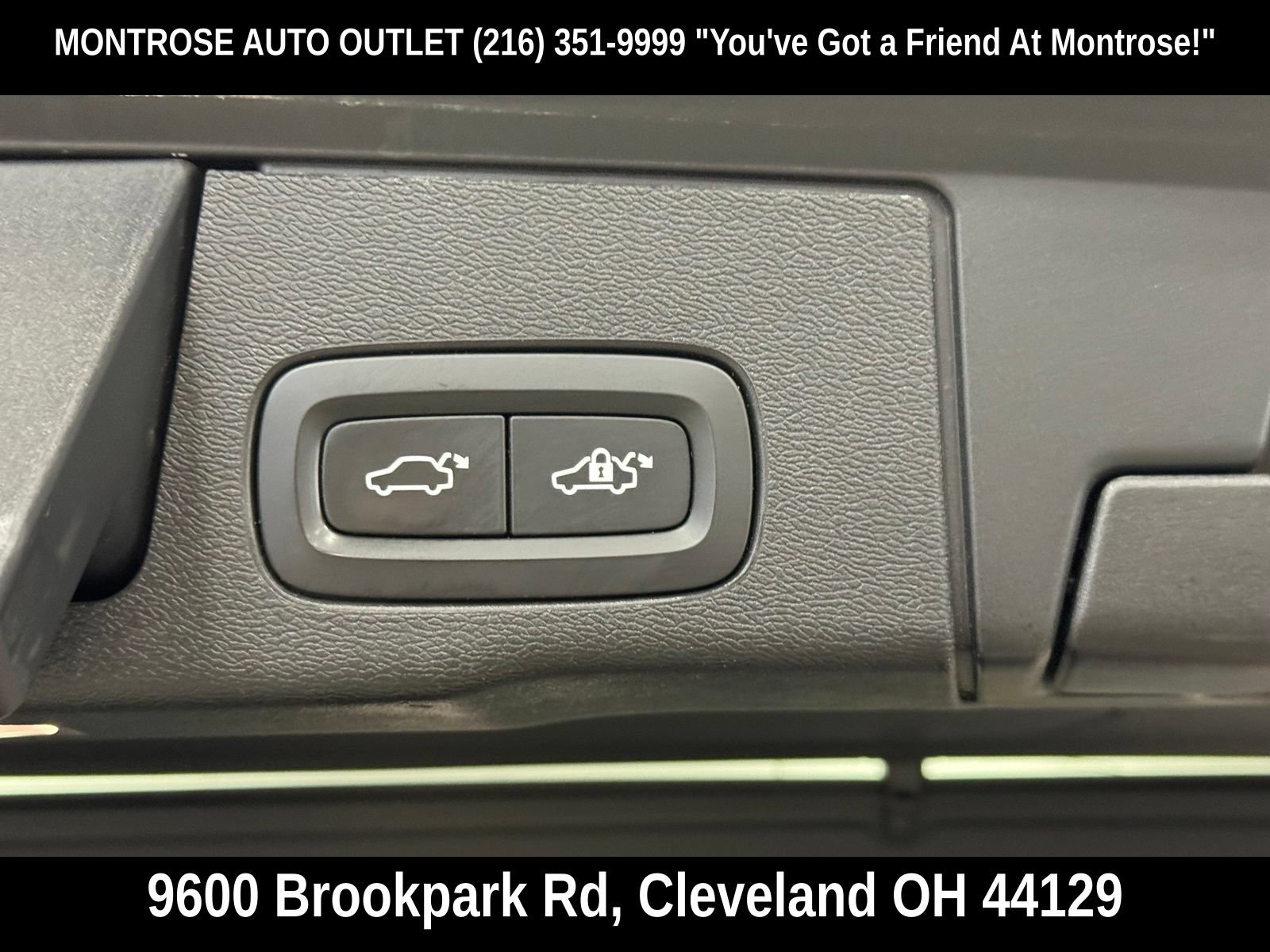 Used 2020 Volvo XC60 T8 R-Design AWD/4WD image 46