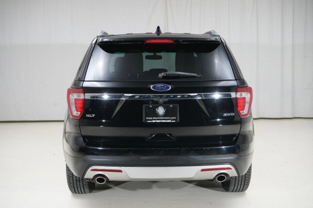 Used 2017 Ford Explorer XLT w/ Equipment Group 201A image 19