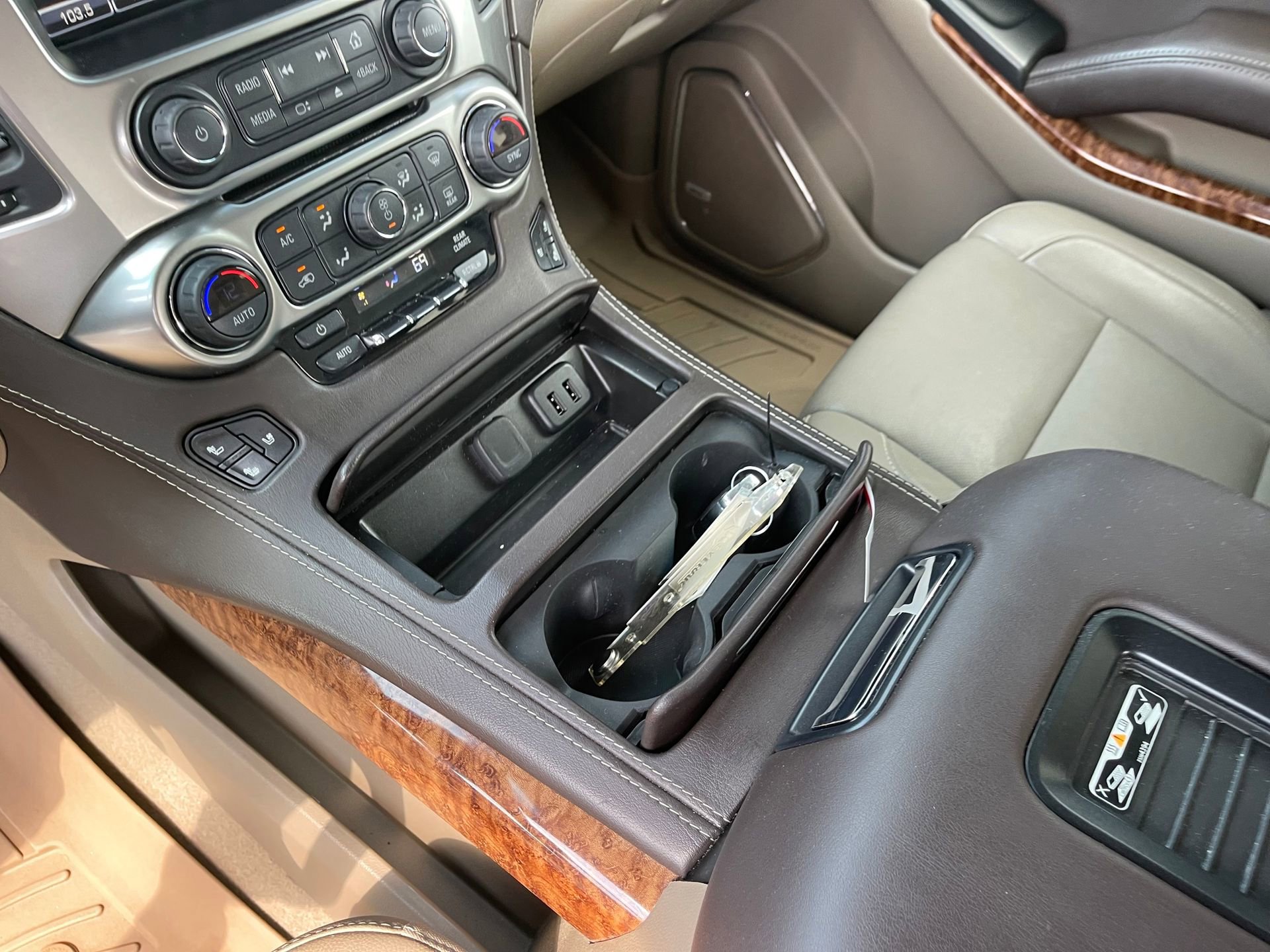 Used 2019 Chevrolet Tahoe Premier AWD/4WD image 17