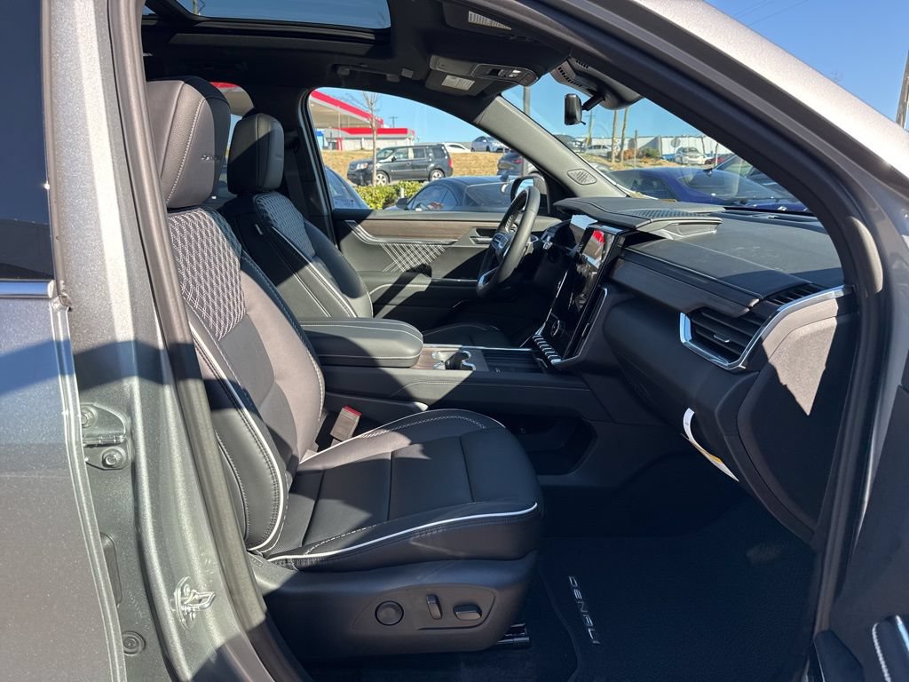 New 2026 GMC Acadia Denali w/ Super Cruise Package FWD image 23