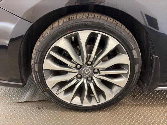 Used 2018 Acura RLX w/ Technology Package image 40