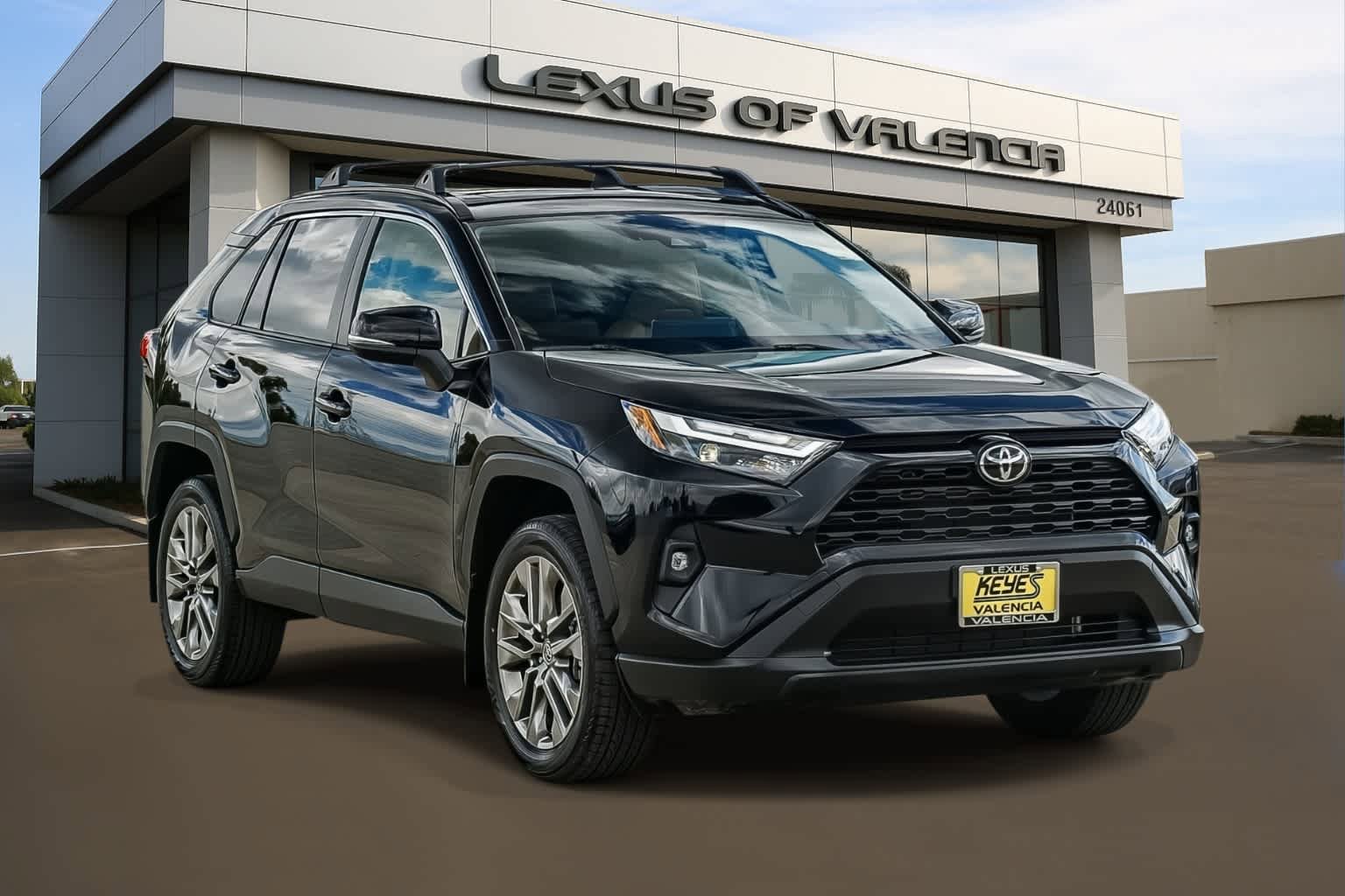 Used 2025 Toyota RAV4 XLE Premium w/ Weather Package AWD/4WD image 5