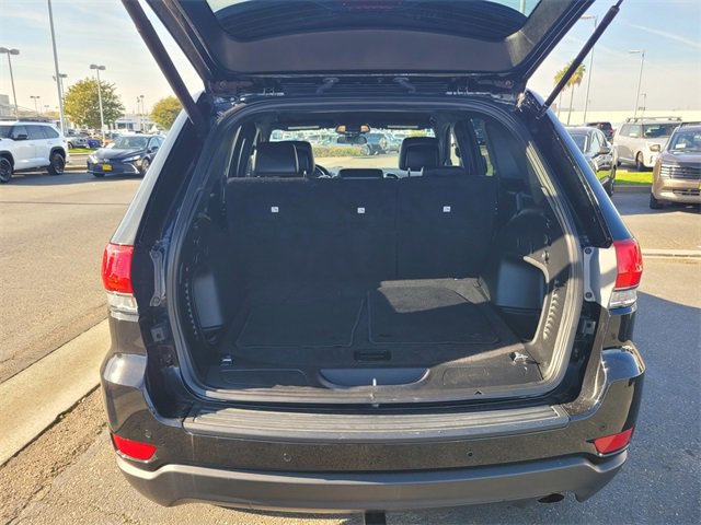 Used 2021 Jeep Grand Cherokee Laredo X image 11