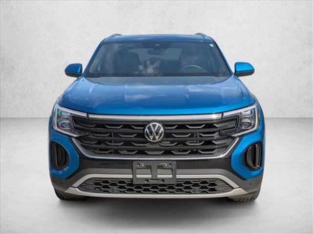 Used 2024 Volkswagen Atlas Cross Sport SE image 2