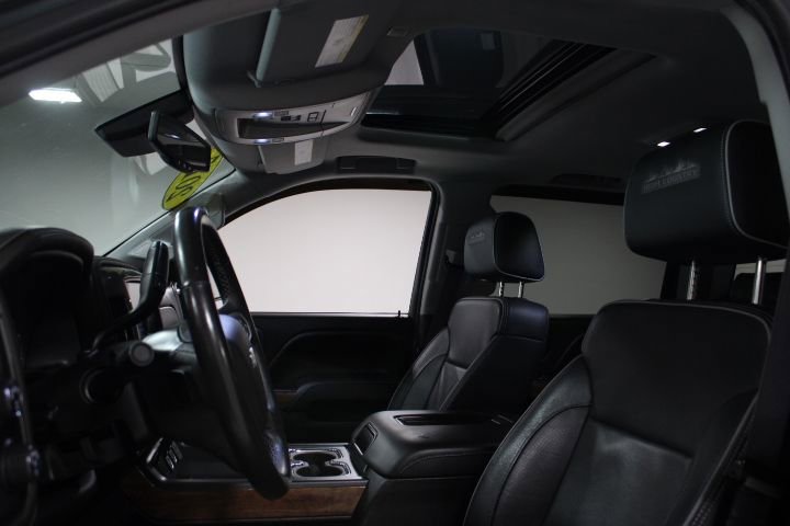 Used 2017 Chevrolet Silverado 1500 High Country image 3