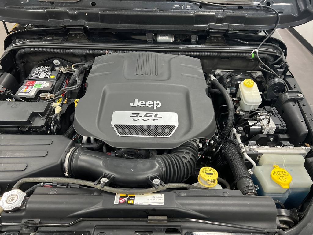 Used 2013 Jeep Wrangler Unlimited Sahara w/ Connectivity Group AWD/4WD image 24
