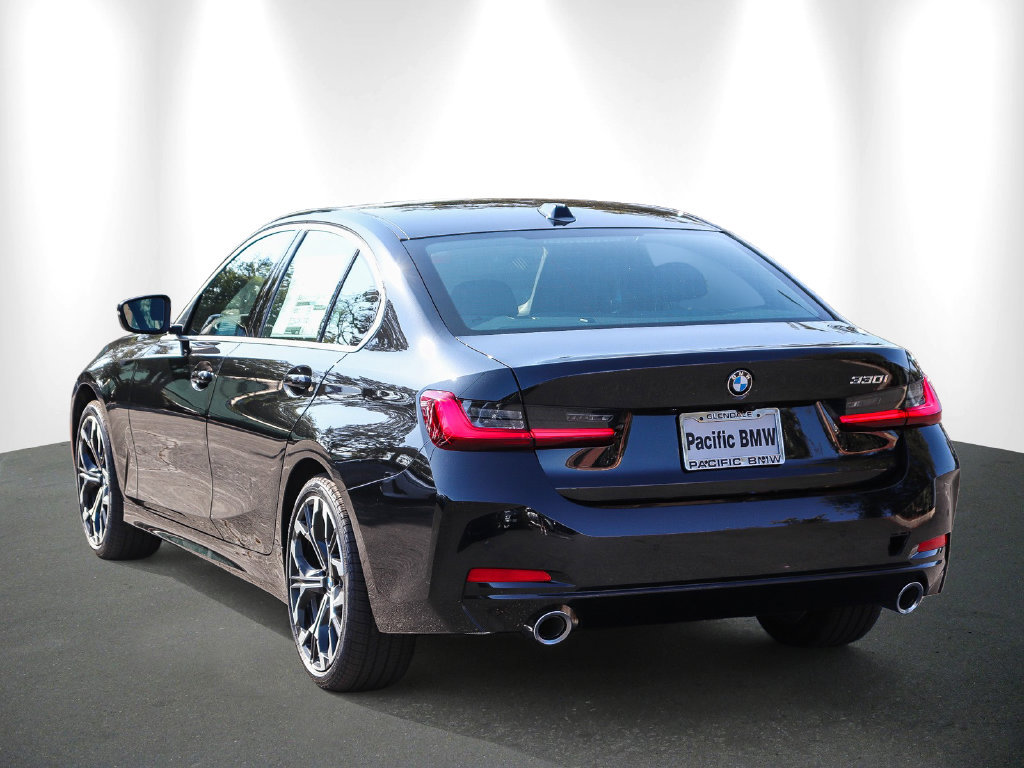 New 2026 BMW 330i Sedan RWD image 4