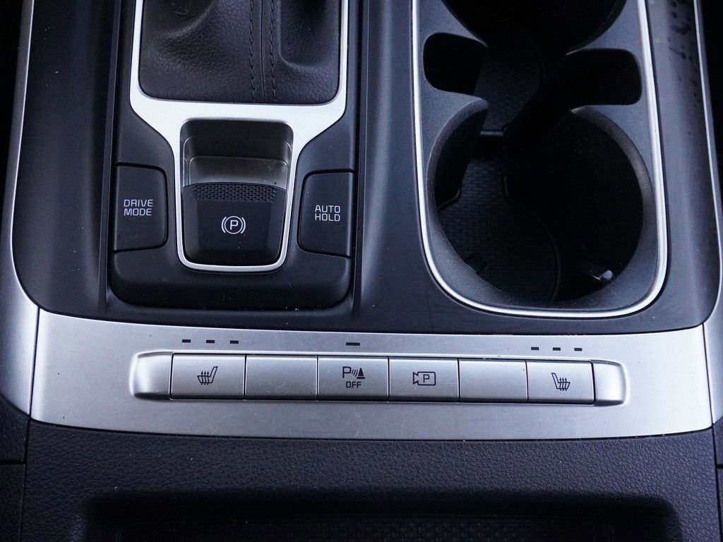 Used 2023 Kia Carnival LX image 45