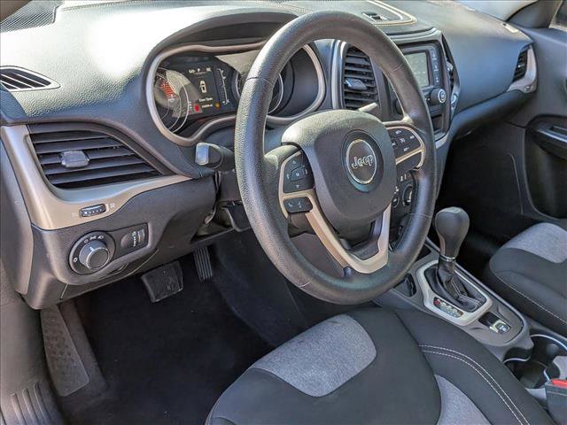 Used 2017 Jeep Cherokee Sport image 9