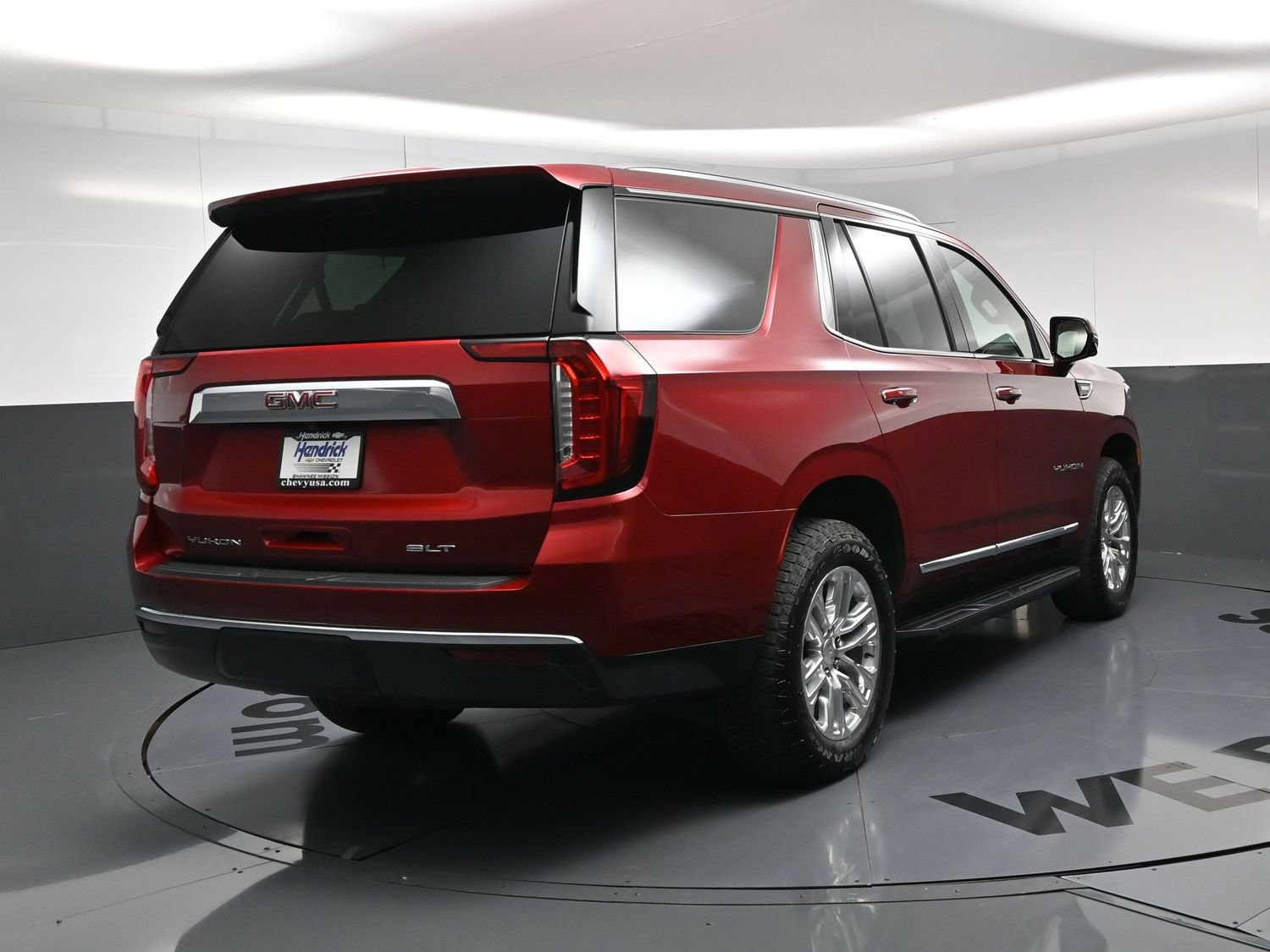 Used 2023 GMC Yukon SLT w/ SLT Premium Package AWD/4WD image 9