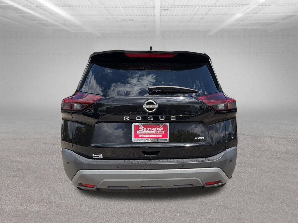 Used 2023 Nissan Rogue S AWD/4WD image 4