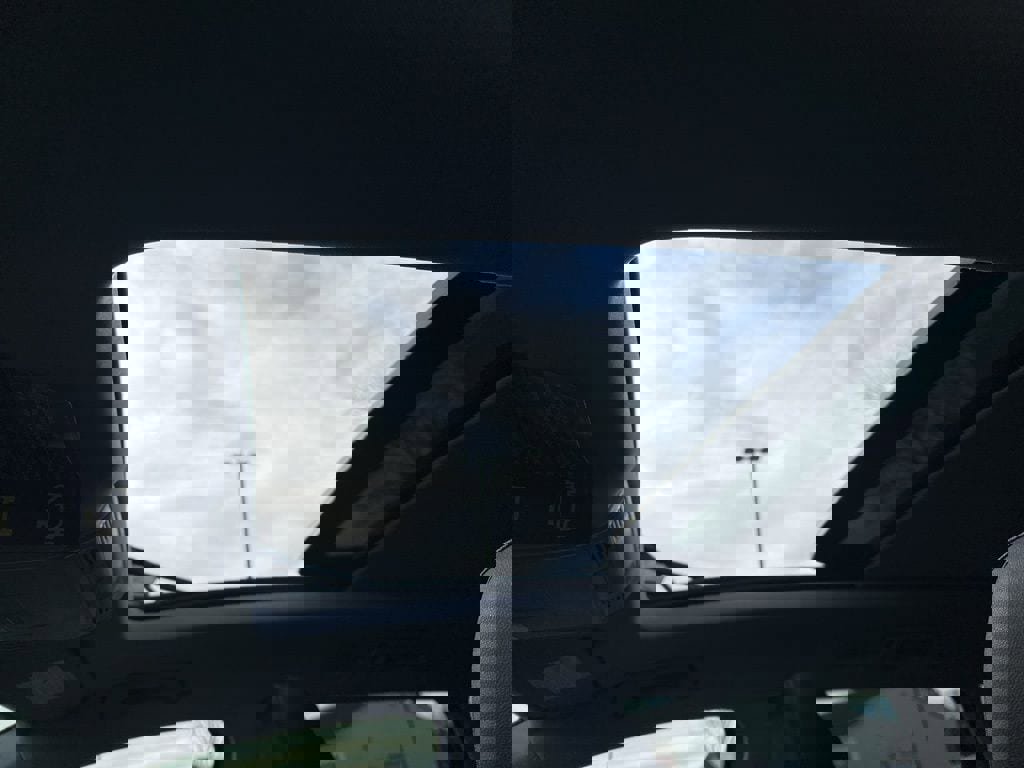 New 2026 Volkswagen Taos SE image 22