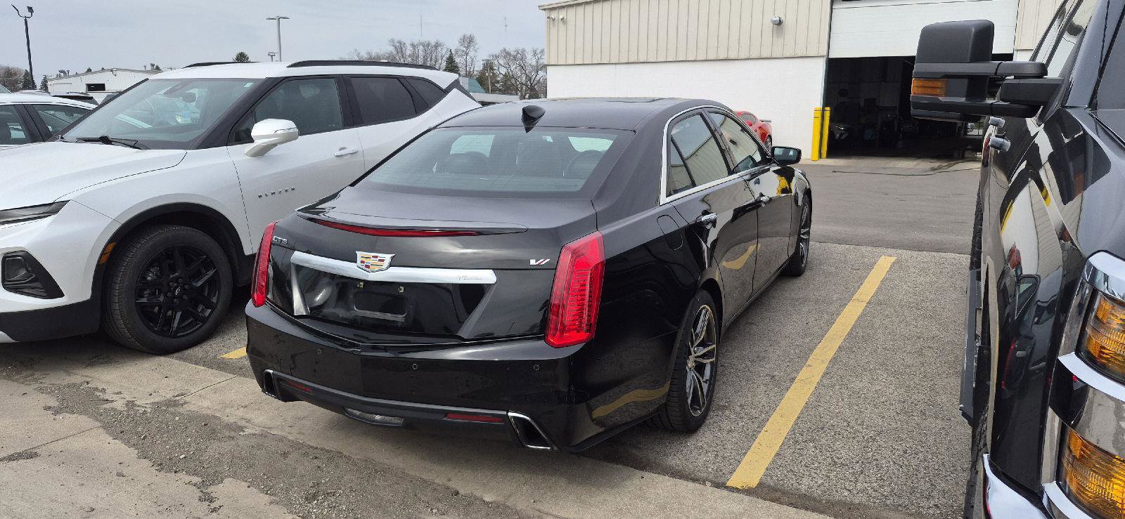 Used 2019 Cadillac CTS Vsport Premium Luxury image 3