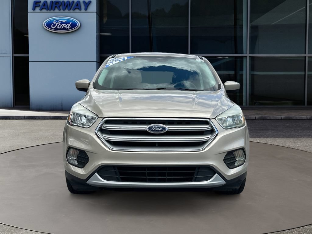 Used 2017 Ford Escape SE FWD image 2