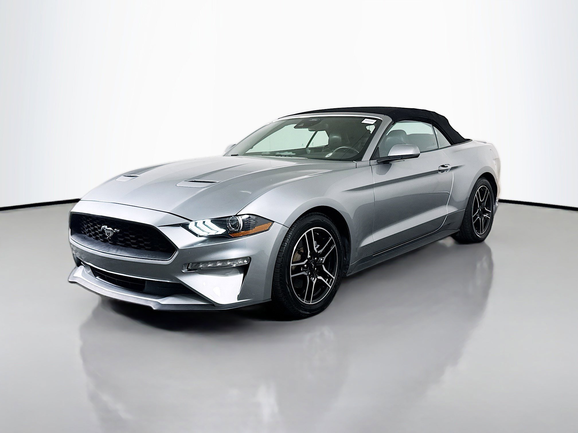 Used 2023 Ford Mustang Premium image 4