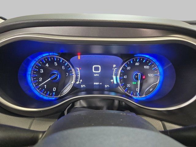 Used 2023 Chrysler Pacifica Touring-L image 22