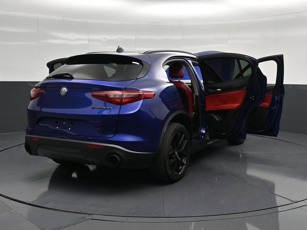 Used 2020 Alfa Romeo Stelvio w/ Nero Edizione RWD image 25