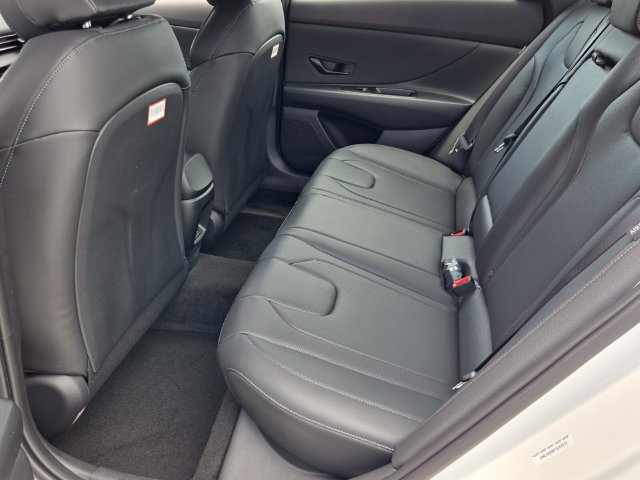 New 2026 Hyundai Elantra SEL Sport FWD image 6