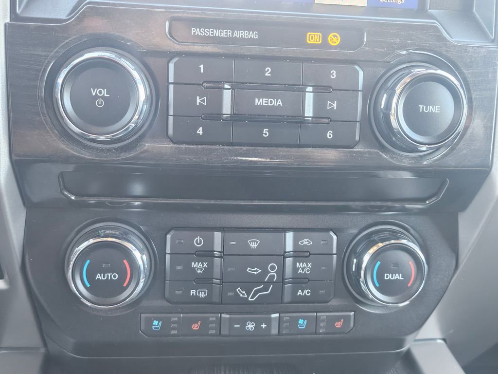 Used 2020 Ford F250 Lariat w/ Lariat Ultimate Package image 28