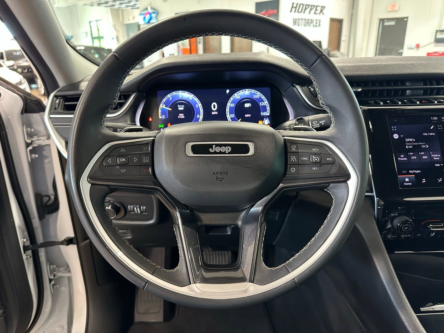 Used 2023 Jeep Grand Cherokee L Laredo AWD/4WD image 17