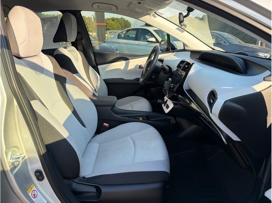 Used 2016 Toyota Prius Two FWD image 12