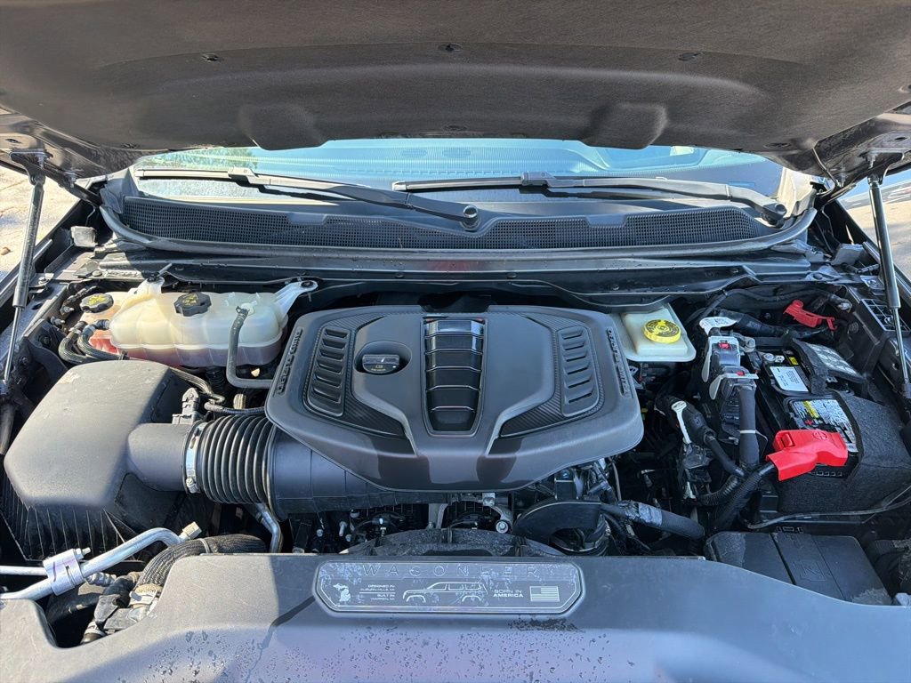 Used 2023 Jeep Wagoneer Series III w/ Preferred Equipment Group image 11