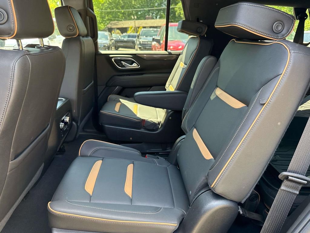 Used 2024 GMC Yukon AT4 w/ Technology Package AWD/4WD image 13