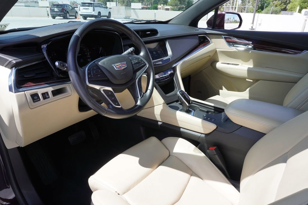 Used 2017 Cadillac XT5 Luxury w/ Driver Awareness Package image 17