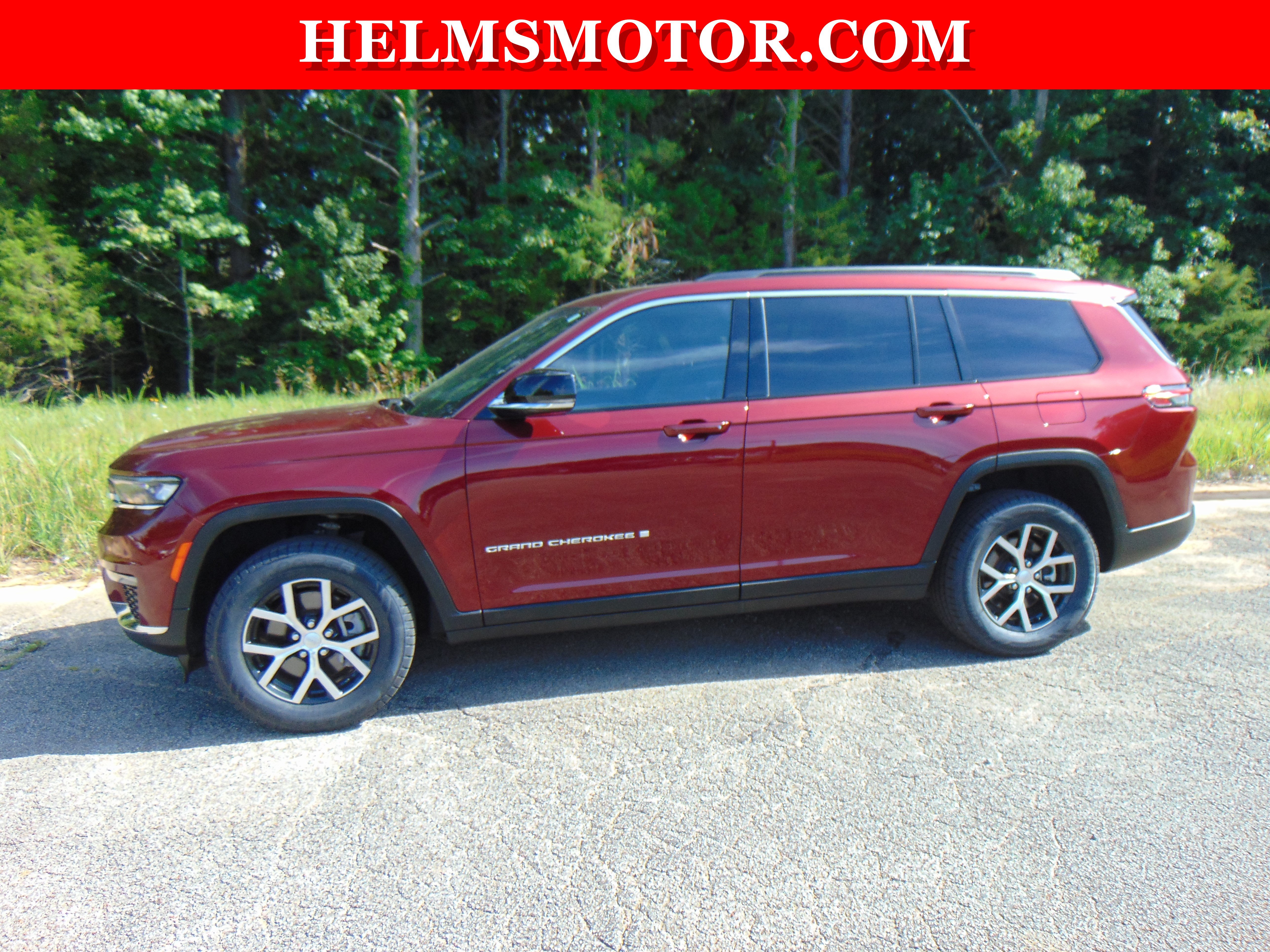 Used 2024 Jeep Grand Cherokee L Limited AWD/4WD image 3