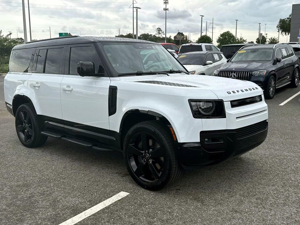 New 2025 Land Rover Defender 130 X-Dynamic SE image 9