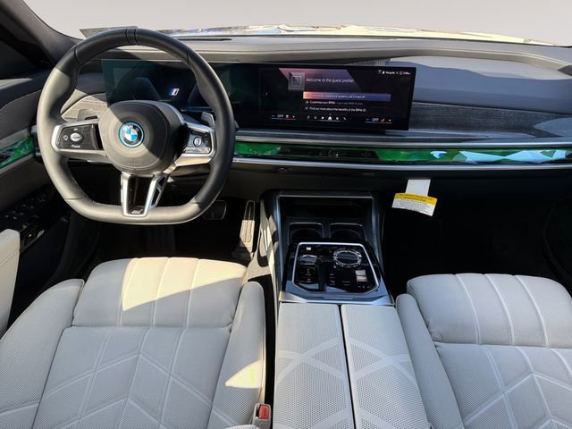 Certified 2026 BMW 750e xDrive image 10