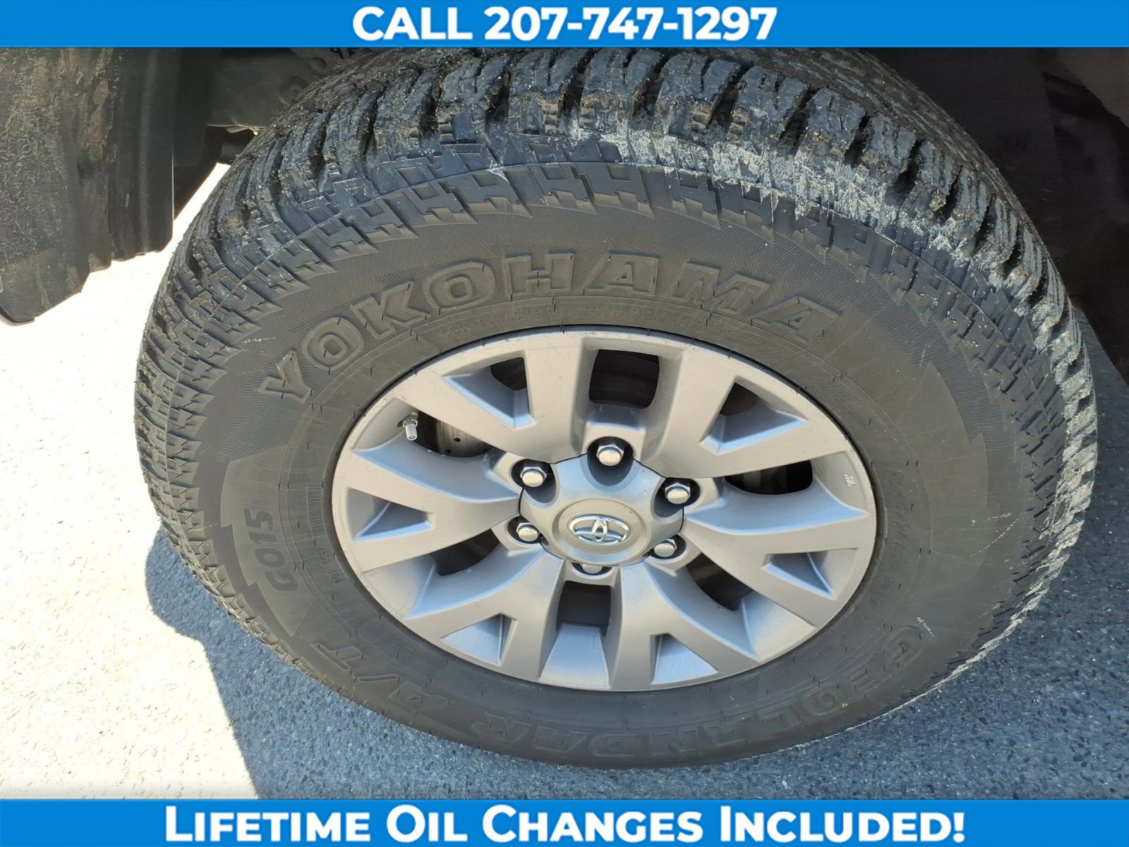 Used 2016 Toyota Tacoma SR5 w/ SR5 Appearance Package (SN) image 9