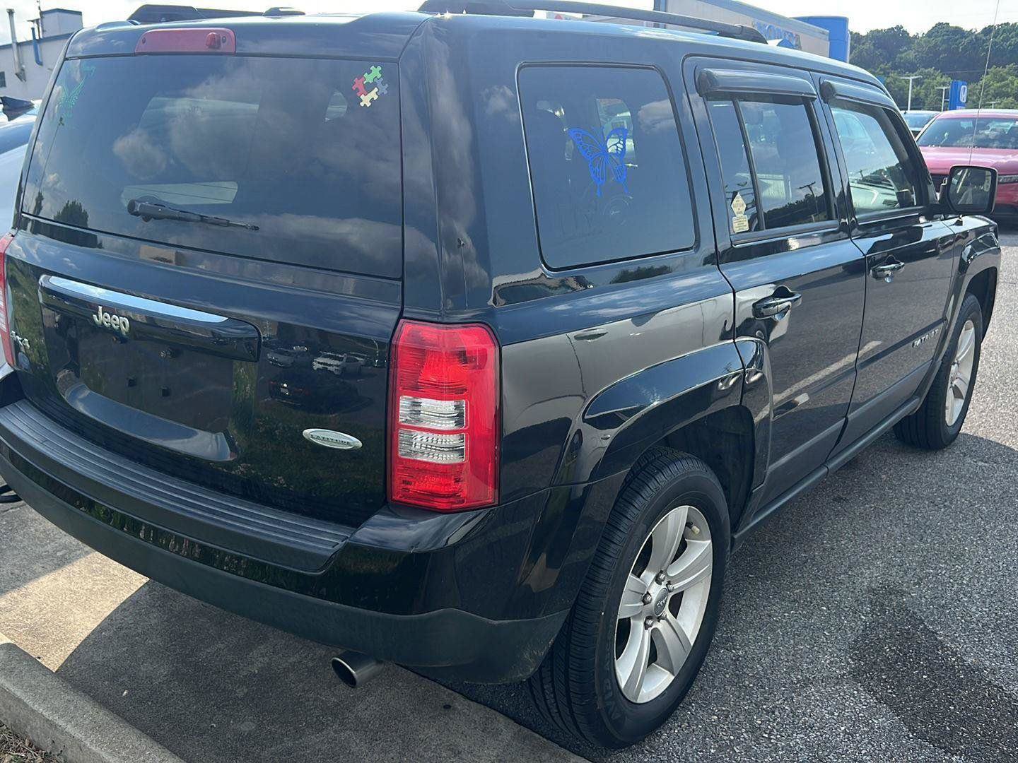 Used 2017 Jeep Patriot Latitude AWD/4WD image 4