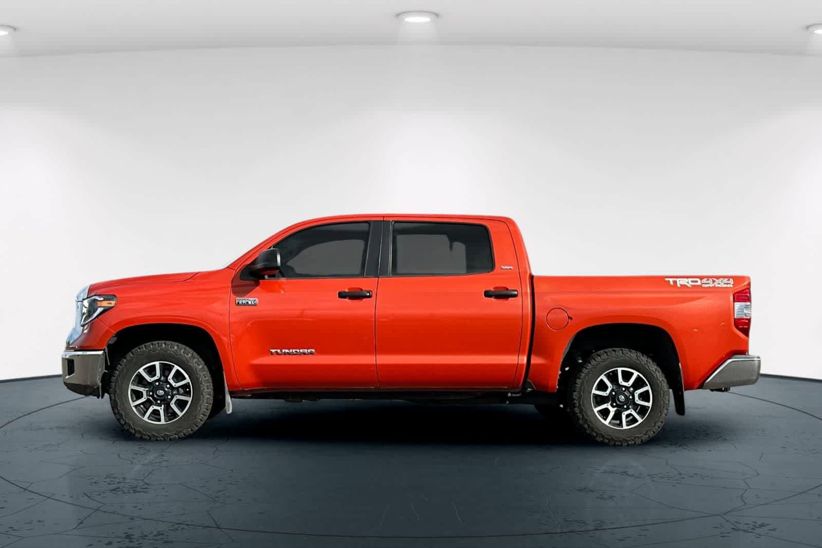 Used 2016 Toyota Tundra SR5 w/ TRD Off Road Package AWD/4WD image 9
