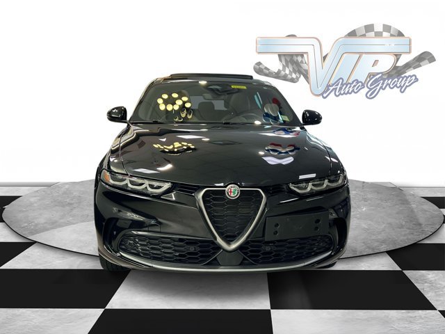 Used 2024 Alfa Romeo Tonale Ti w/ Premium Interior Package AWD/4WD image 2